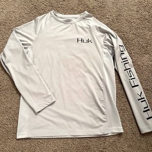 Huk boys size large performance fabrics long sleeve shirt (silver/light gray)